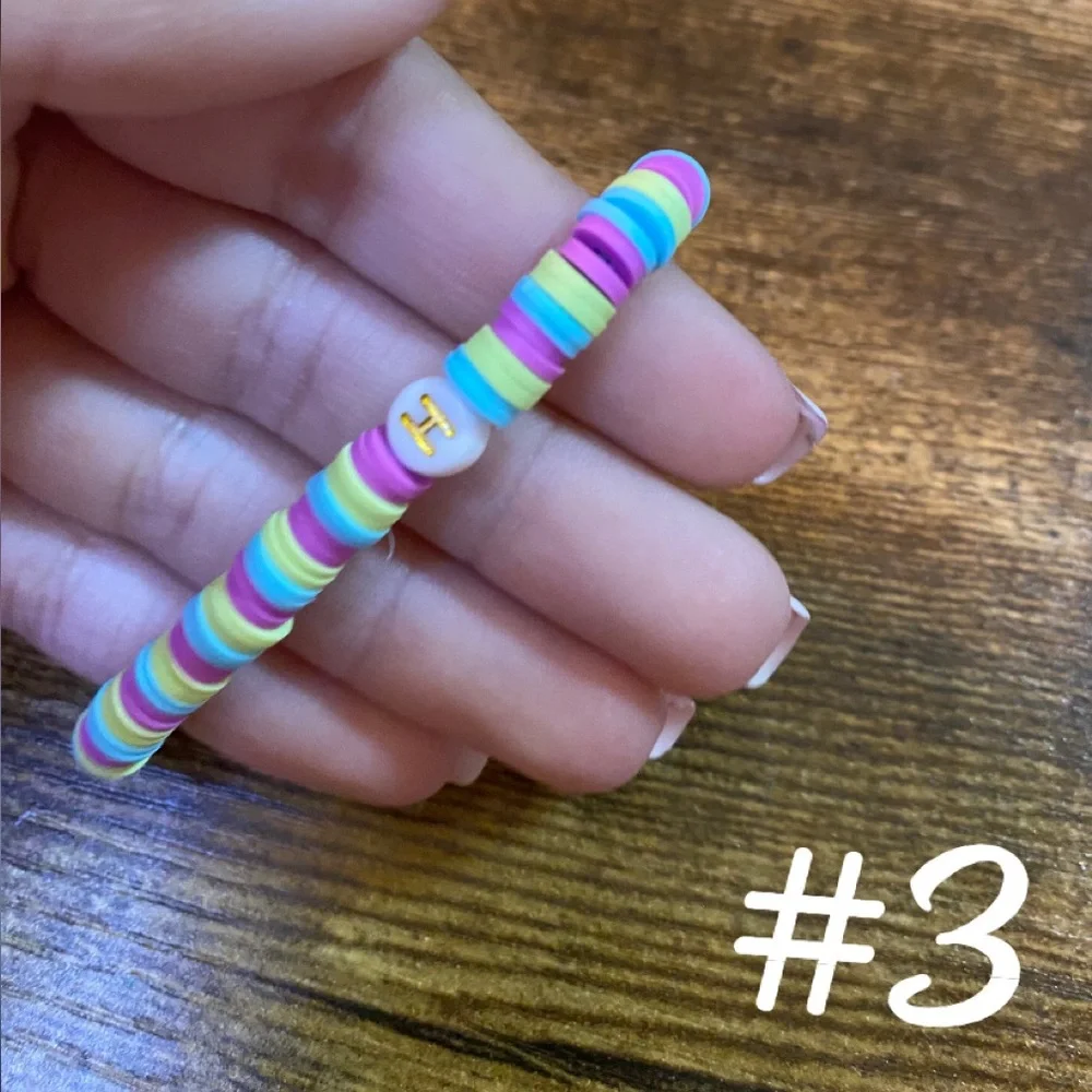 Colorful Beaded Bracelet - Picture 4 of 16